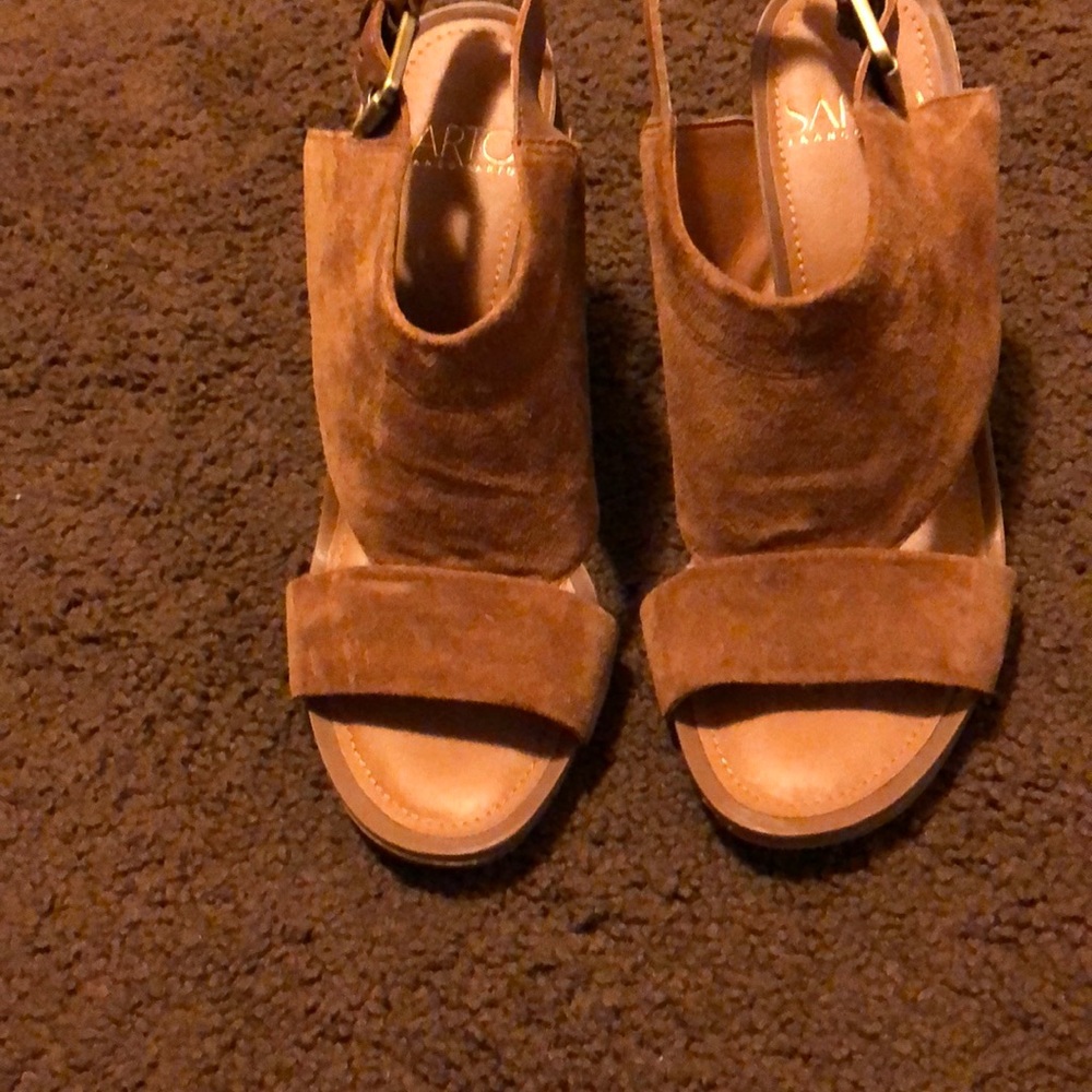 Chunky heal shoes!